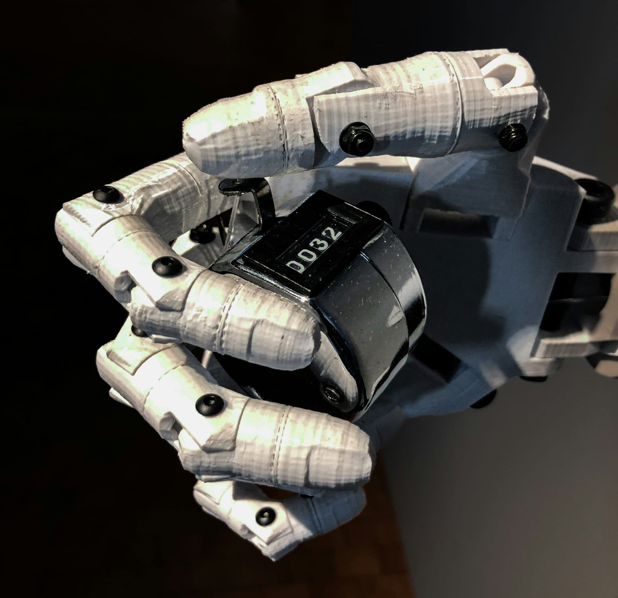 Robotic hand demonstrating fine motor control — the engineering challenge Tesla has solved with 22 degrees of freedom