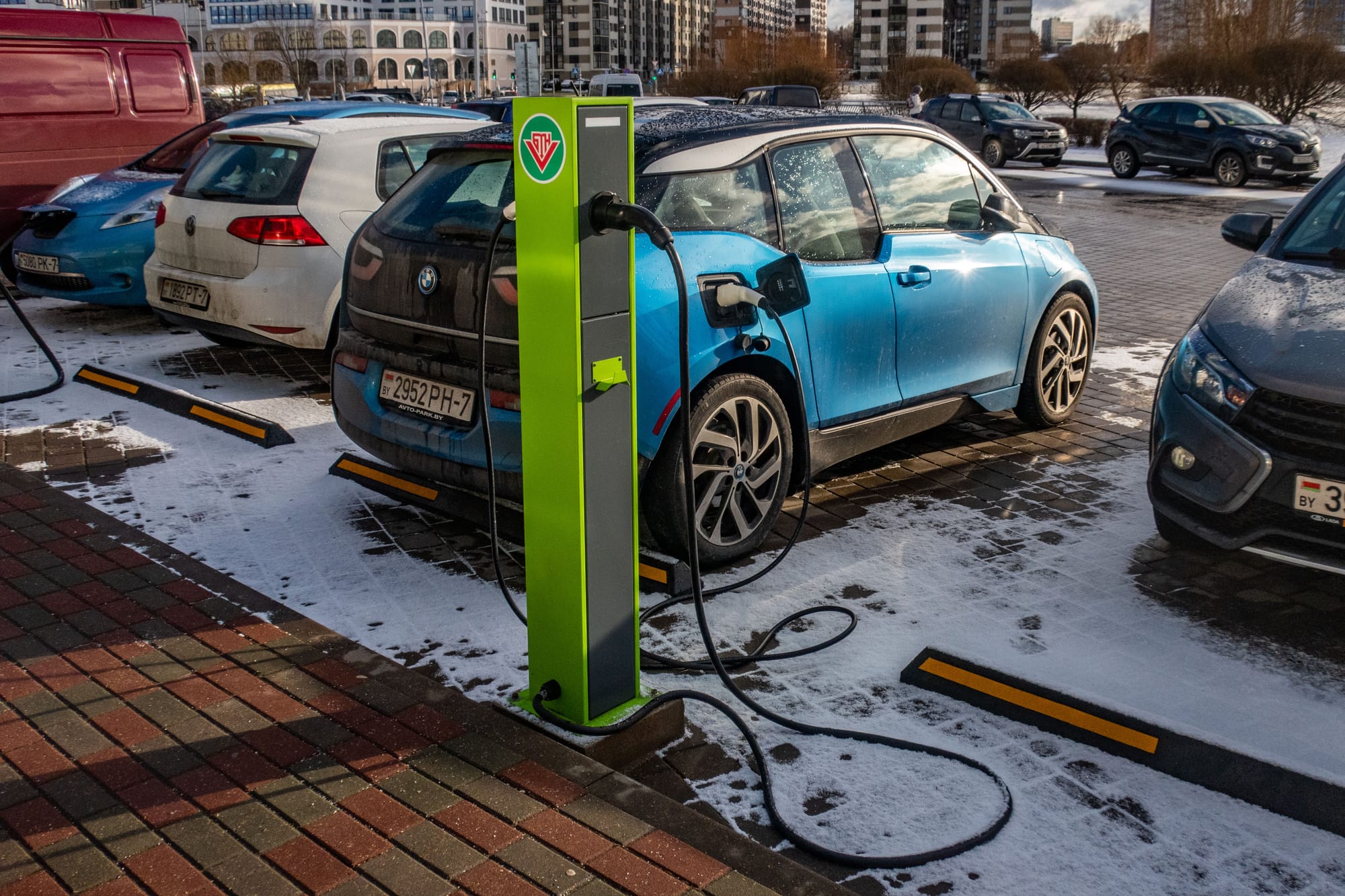 Vloot elektrische voertuigen bij openbare laadpalen